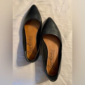 Women’s Zodiac Hill Pointed Toe Flats, Black, Size 9, Never Worn